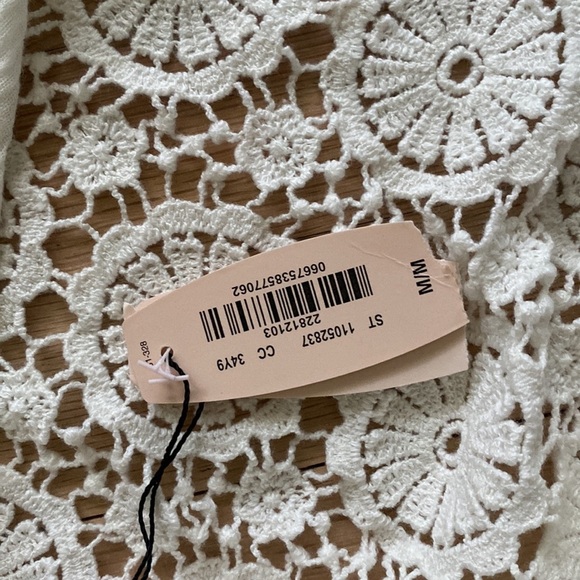 NWT Victoria’s Secret Crochet Romper Sz M - Picture 4 of 6